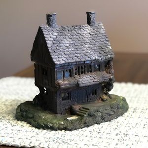 Ceramic Cottage House - Vintage Byron Molds